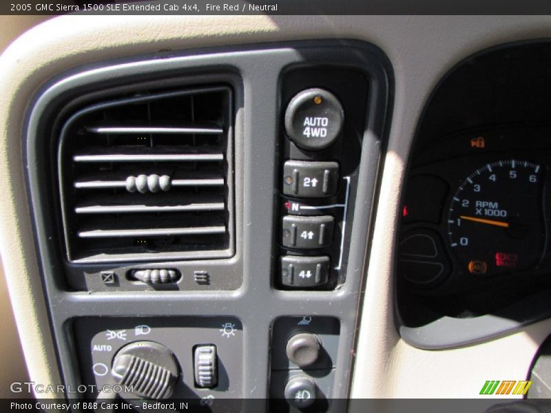 Fire Red / Neutral 2005 GMC Sierra 1500 SLE Extended Cab 4x4