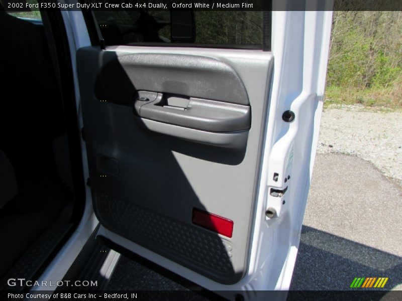 Oxford White / Medium Flint 2002 Ford F350 Super Duty XLT Crew Cab 4x4 Dually