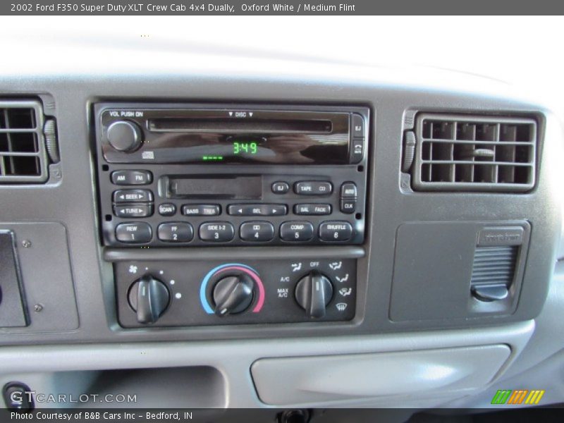 Oxford White / Medium Flint 2002 Ford F350 Super Duty XLT Crew Cab 4x4 Dually