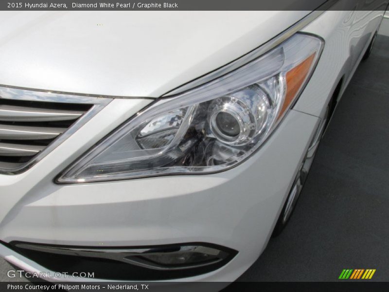Diamond White Pearl / Graphite Black 2015 Hyundai Azera