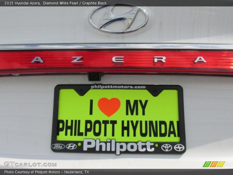 Diamond White Pearl / Graphite Black 2015 Hyundai Azera