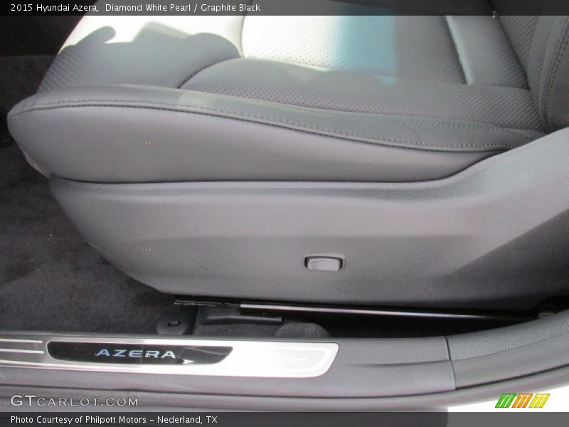 Diamond White Pearl / Graphite Black 2015 Hyundai Azera