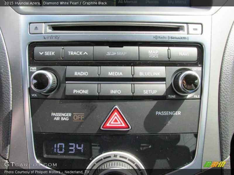 Diamond White Pearl / Graphite Black 2015 Hyundai Azera