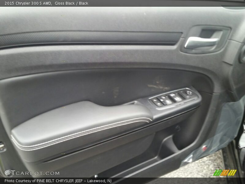 Gloss Black / Black 2015 Chrysler 300 S AWD