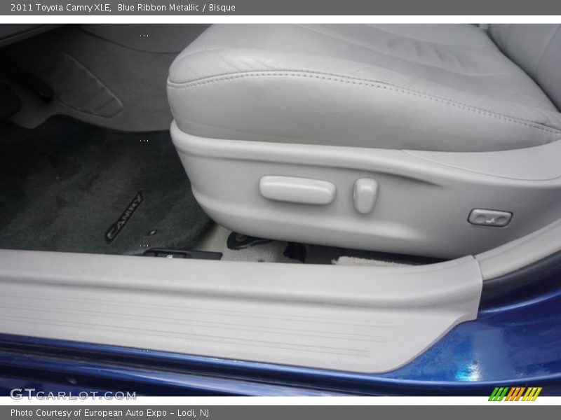Blue Ribbon Metallic / Bisque 2011 Toyota Camry XLE
