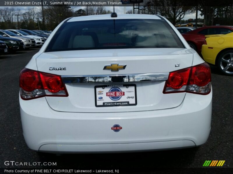 Summit White / Jet Black/Medium Titanium 2015 Chevrolet Cruze LT