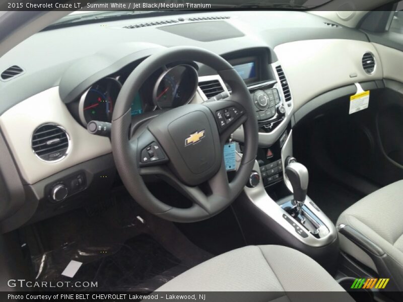 Summit White / Jet Black/Medium Titanium 2015 Chevrolet Cruze LT