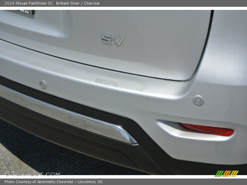 Brilliant Silver / Charcoal 2014 Nissan Pathfinder SV