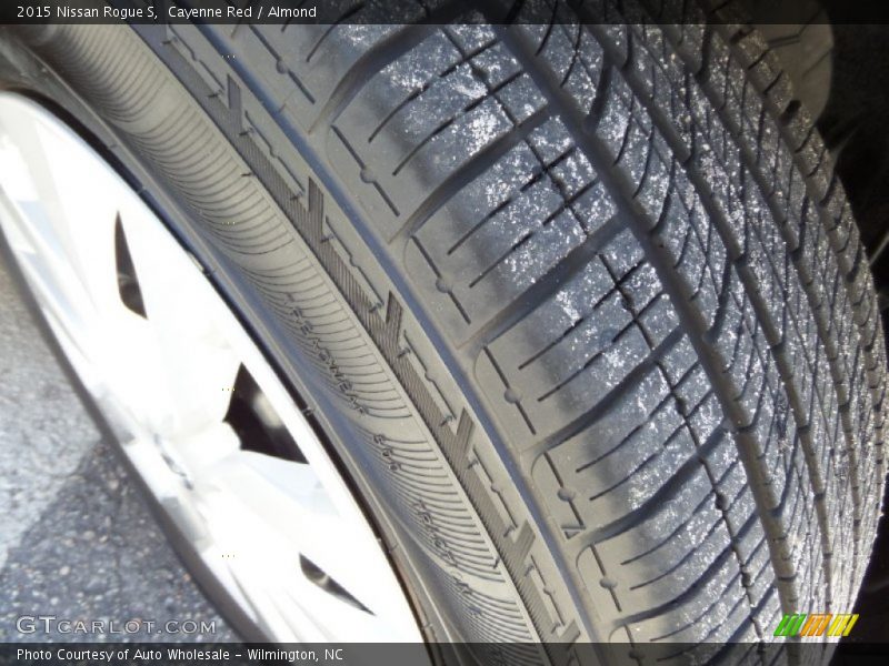 Cayenne Red / Almond 2015 Nissan Rogue S