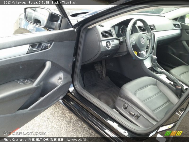 Black / Titan Black 2013 Volkswagen Passat 2.5L SE