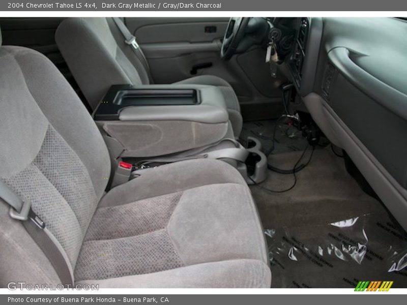 Dark Gray Metallic / Gray/Dark Charcoal 2004 Chevrolet Tahoe LS 4x4