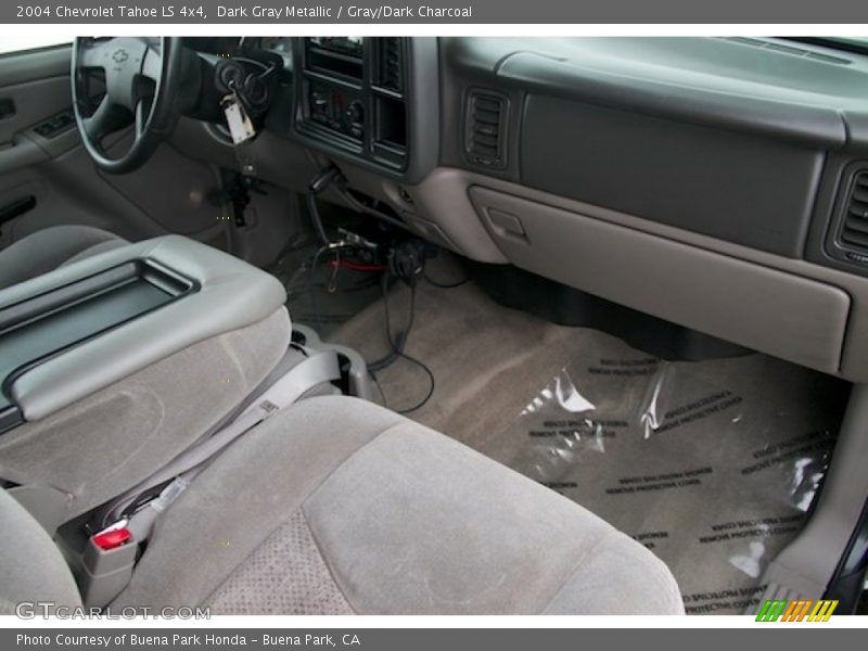 Dark Gray Metallic / Gray/Dark Charcoal 2004 Chevrolet Tahoe LS 4x4