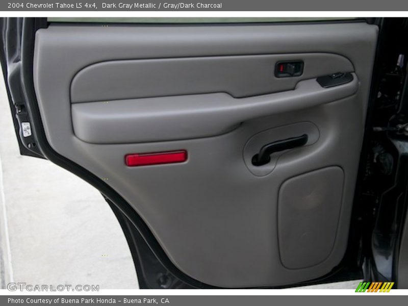 Dark Gray Metallic / Gray/Dark Charcoal 2004 Chevrolet Tahoe LS 4x4