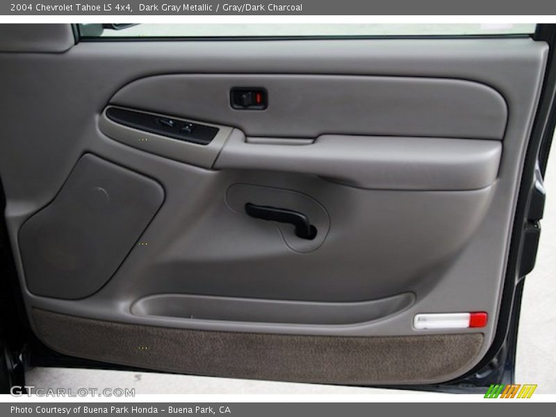 Dark Gray Metallic / Gray/Dark Charcoal 2004 Chevrolet Tahoe LS 4x4