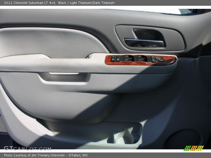 Black / Light Titanium/Dark Titanium 2011 Chevrolet Suburban LT 4x4