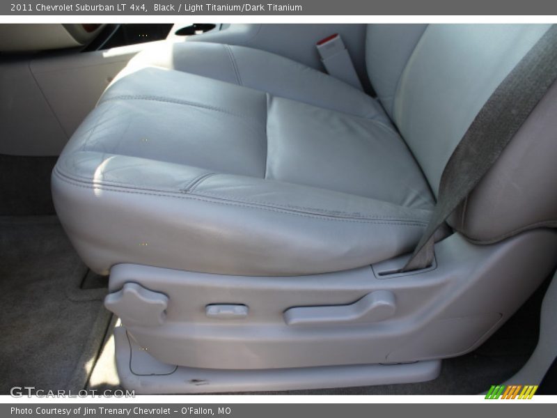Black / Light Titanium/Dark Titanium 2011 Chevrolet Suburban LT 4x4