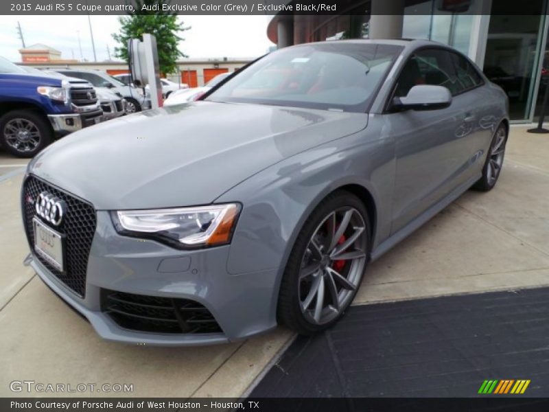 Front 3/4 View of 2015 RS 5 Coupe quattro