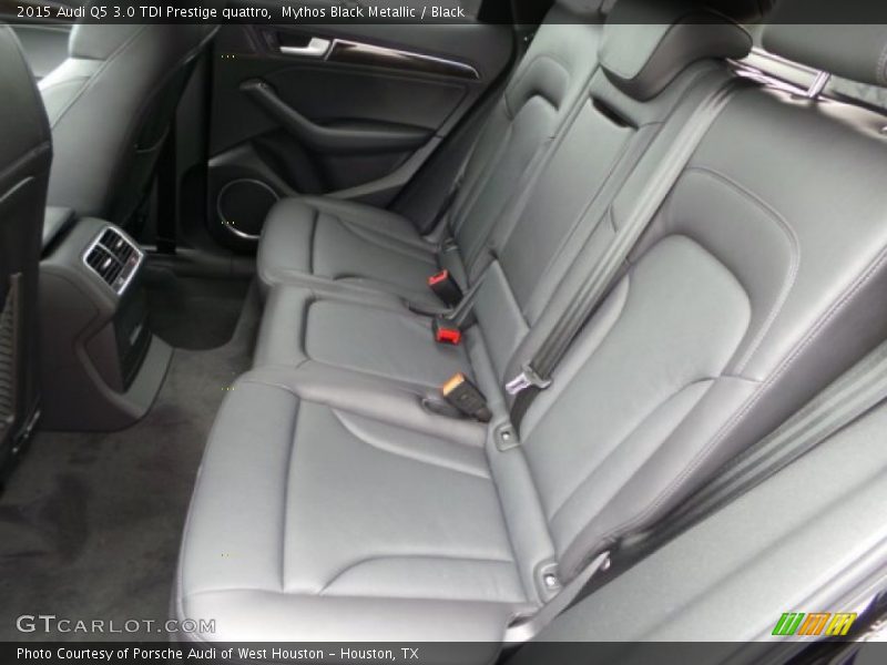 Rear Seat of 2015 Q5 3.0 TDI Prestige quattro