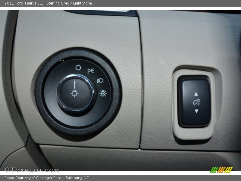 Sterling Grey / Light Stone 2011 Ford Taurus SEL