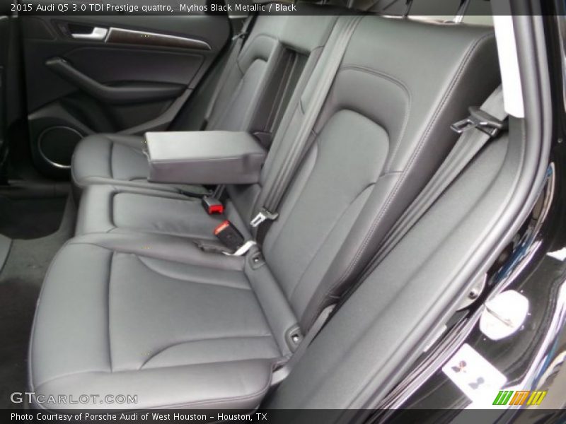 Rear Seat of 2015 Q5 3.0 TDI Prestige quattro