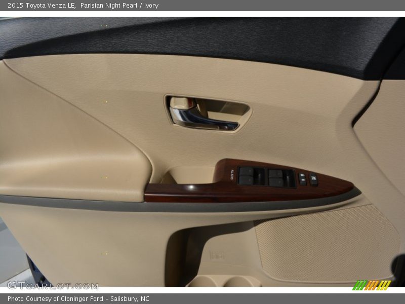 Parisian Night Pearl / Ivory 2015 Toyota Venza LE