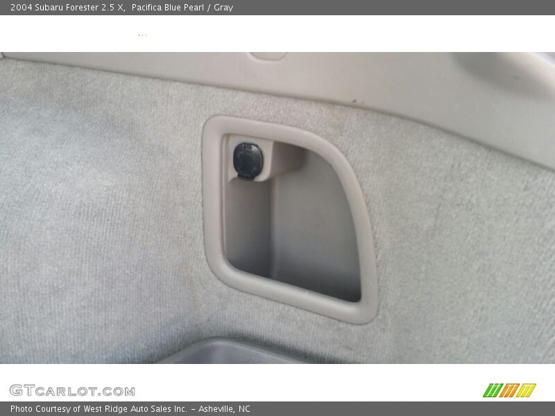 Pacifica Blue Pearl / Gray 2004 Subaru Forester 2.5 X