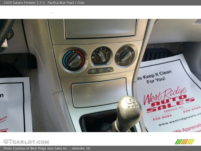 Pacifica Blue Pearl / Gray 2004 Subaru Forester 2.5 X