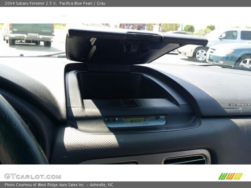 Pacifica Blue Pearl / Gray 2004 Subaru Forester 2.5 X