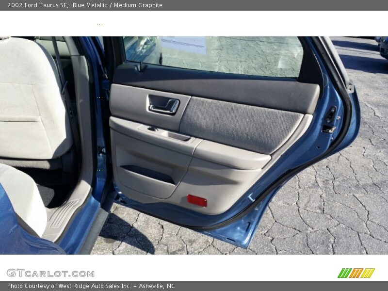 Blue Metallic / Medium Graphite 2002 Ford Taurus SE