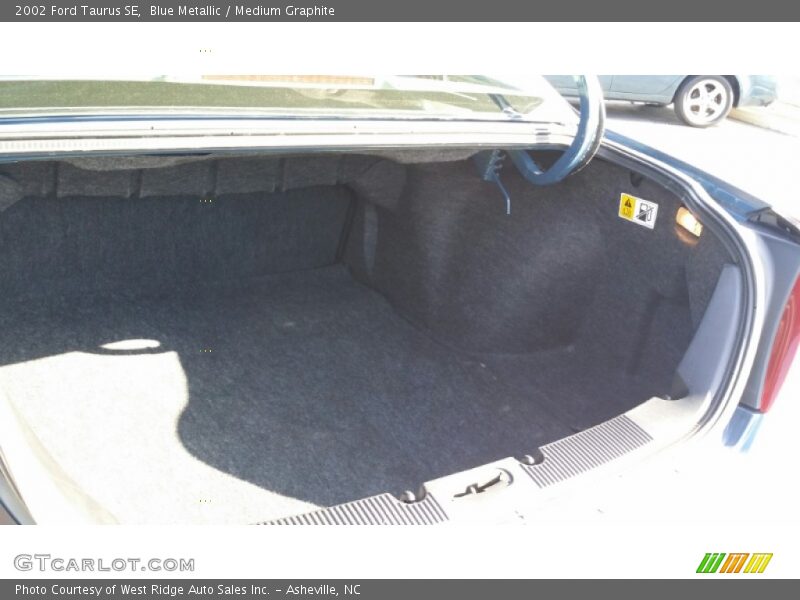 Blue Metallic / Medium Graphite 2002 Ford Taurus SE