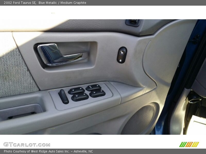 Blue Metallic / Medium Graphite 2002 Ford Taurus SE