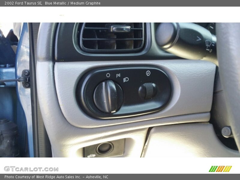 Blue Metallic / Medium Graphite 2002 Ford Taurus SE