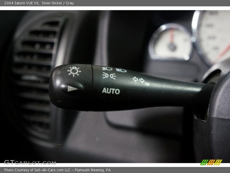 Silver Nickel / Gray 2004 Saturn VUE V6