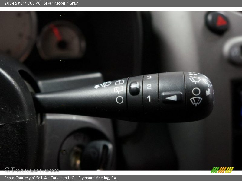 Silver Nickel / Gray 2004 Saturn VUE V6