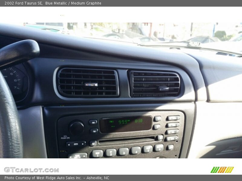 Blue Metallic / Medium Graphite 2002 Ford Taurus SE