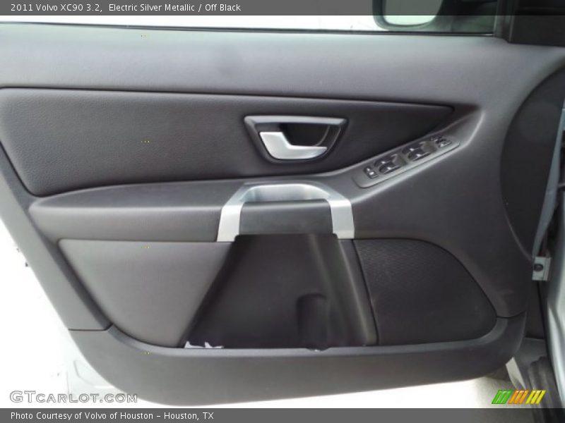 Electric Silver Metallic / Off Black 2011 Volvo XC90 3.2