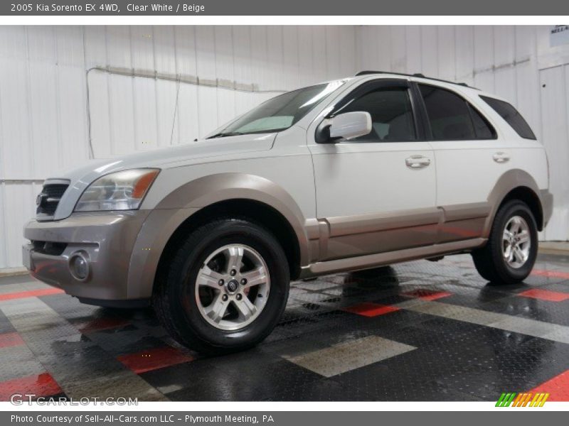 Clear White / Beige 2005 Kia Sorento EX 4WD