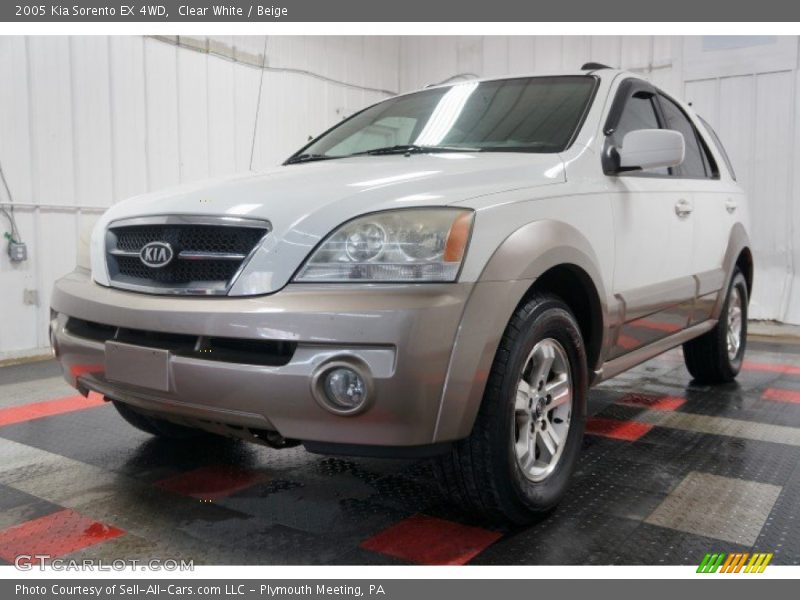 Clear White / Beige 2005 Kia Sorento EX 4WD