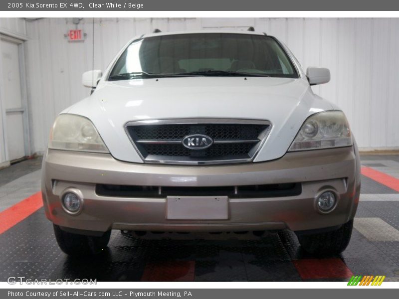 Clear White / Beige 2005 Kia Sorento EX 4WD