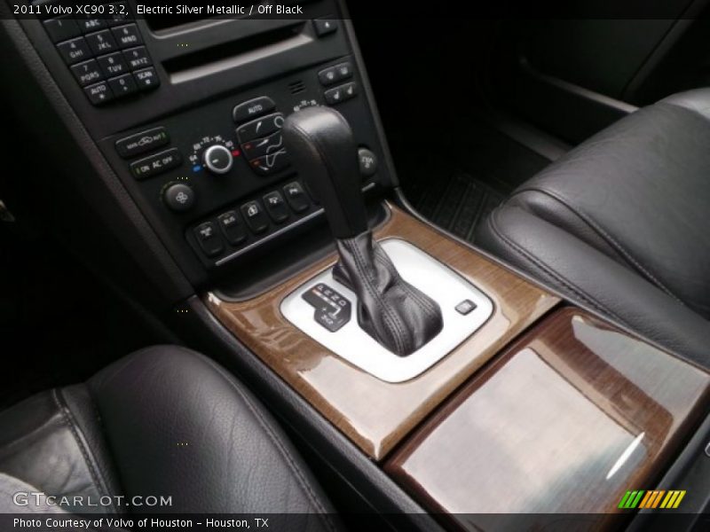 Electric Silver Metallic / Off Black 2011 Volvo XC90 3.2