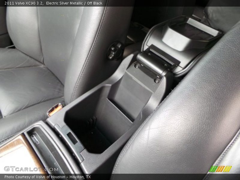 Electric Silver Metallic / Off Black 2011 Volvo XC90 3.2