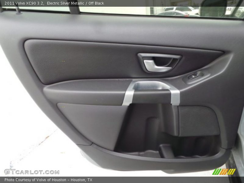 Electric Silver Metallic / Off Black 2011 Volvo XC90 3.2