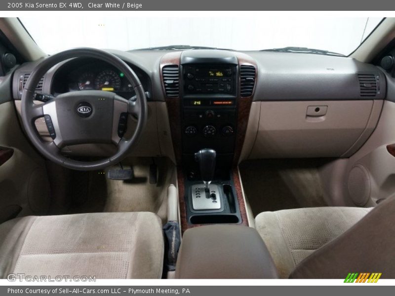 Clear White / Beige 2005 Kia Sorento EX 4WD