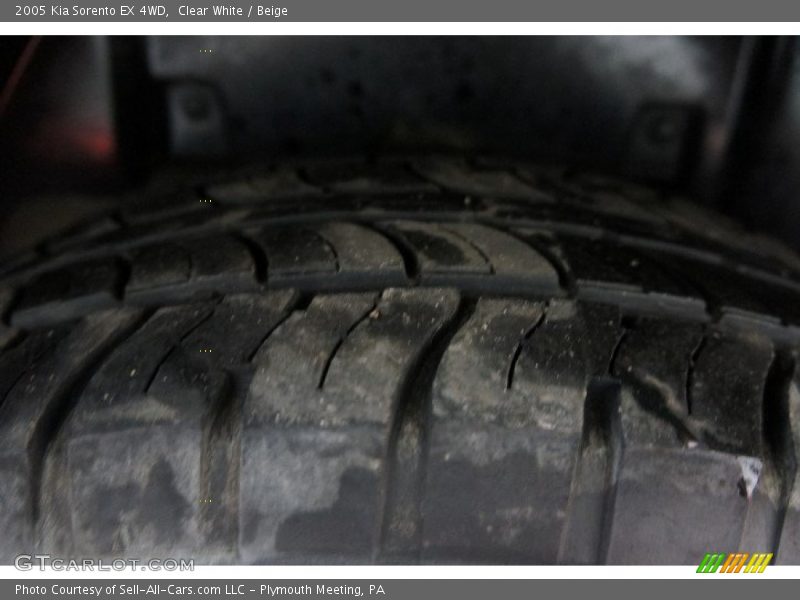 Clear White / Beige 2005 Kia Sorento EX 4WD