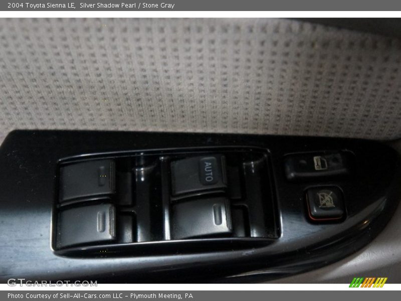 Silver Shadow Pearl / Stone Gray 2004 Toyota Sienna LE