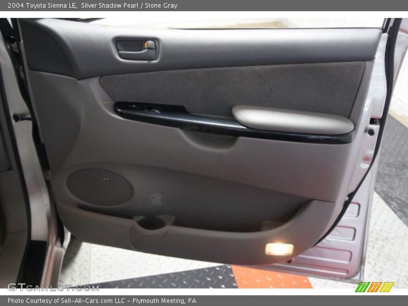 Silver Shadow Pearl / Stone Gray 2004 Toyota Sienna LE
