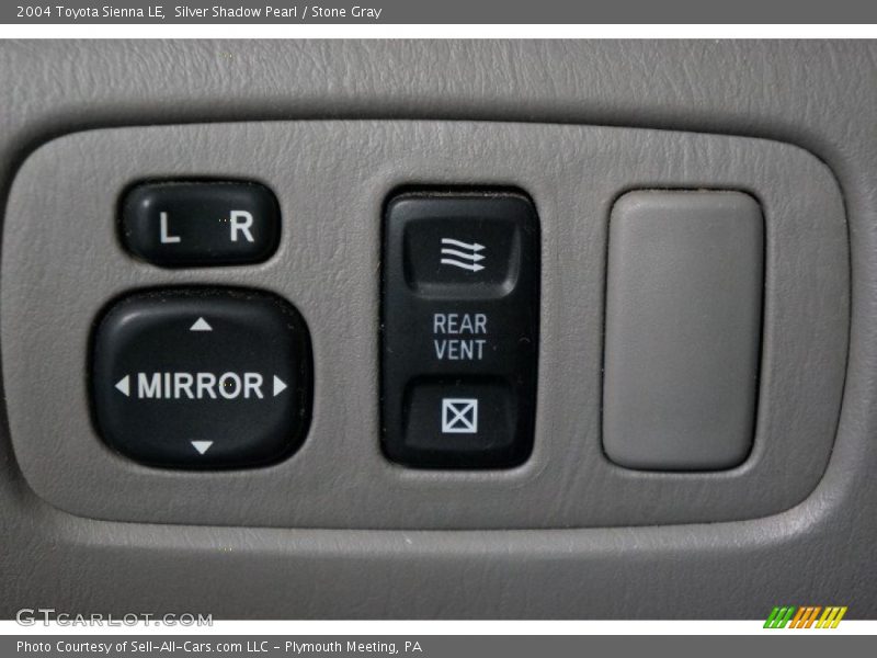 Silver Shadow Pearl / Stone Gray 2004 Toyota Sienna LE