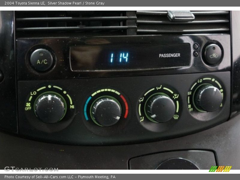 Silver Shadow Pearl / Stone Gray 2004 Toyota Sienna LE