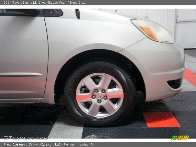 Silver Shadow Pearl / Stone Gray 2004 Toyota Sienna LE
