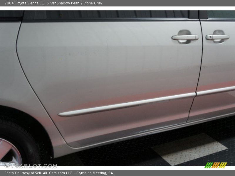 Silver Shadow Pearl / Stone Gray 2004 Toyota Sienna LE